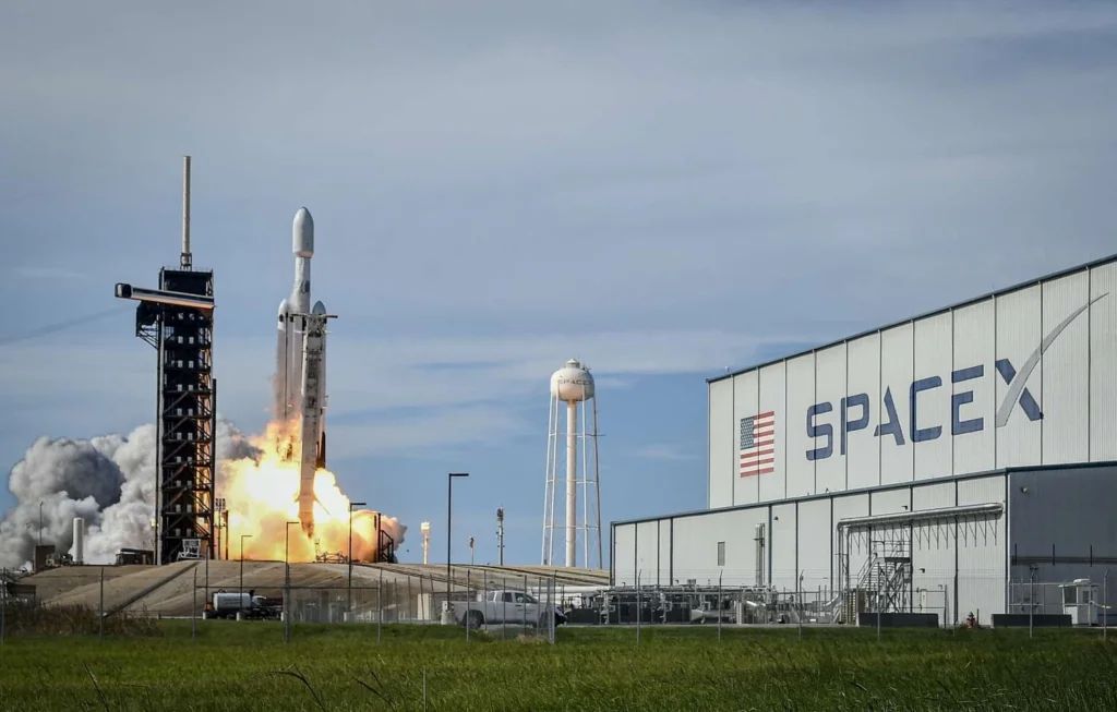 SpaceX, Uzay Kuvvetleri’nden 1,6 Milyar Dolarlık Görev Aldı