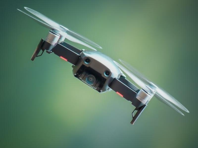 Yapay zekâ tasarladı: Bu drone'un hareketlerini göz takip edemiyor